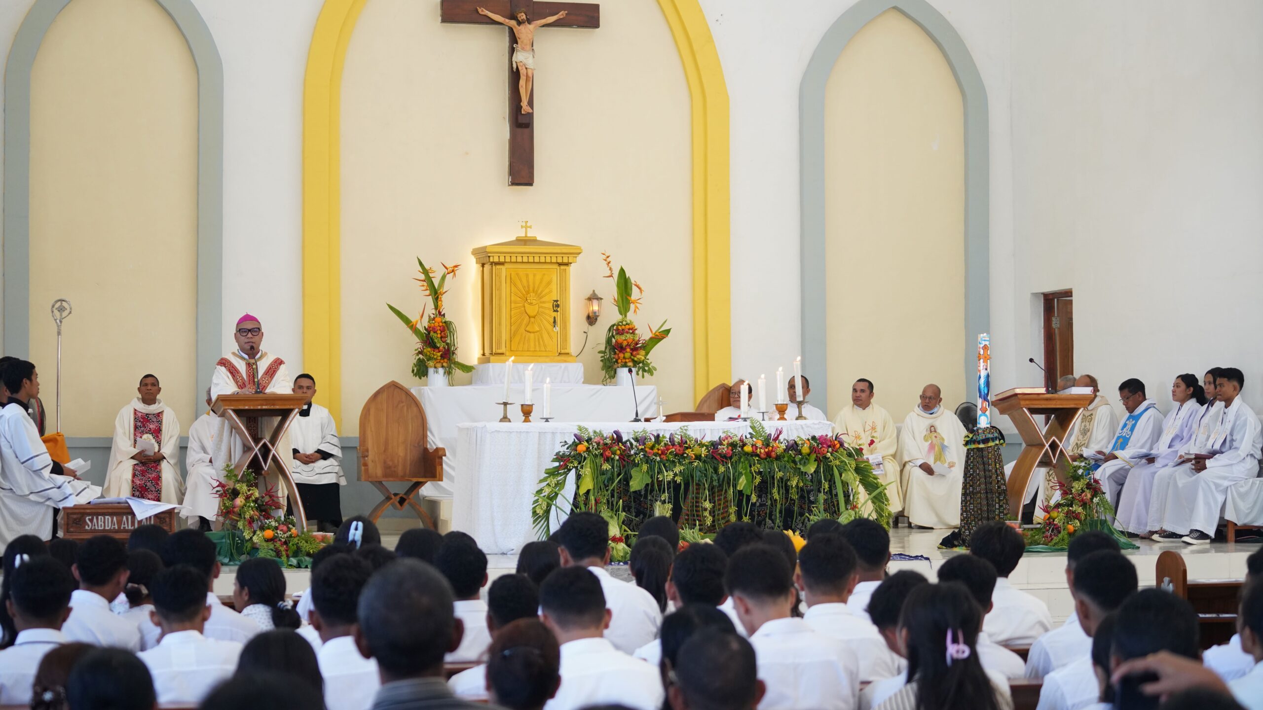 Gereja Stella Maris Labuan Bajo Ditahbiskan