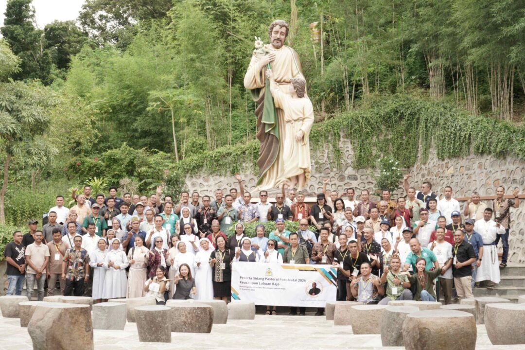 Peserta Sidang Pastoral Ikut City Tour Labuan Bajo