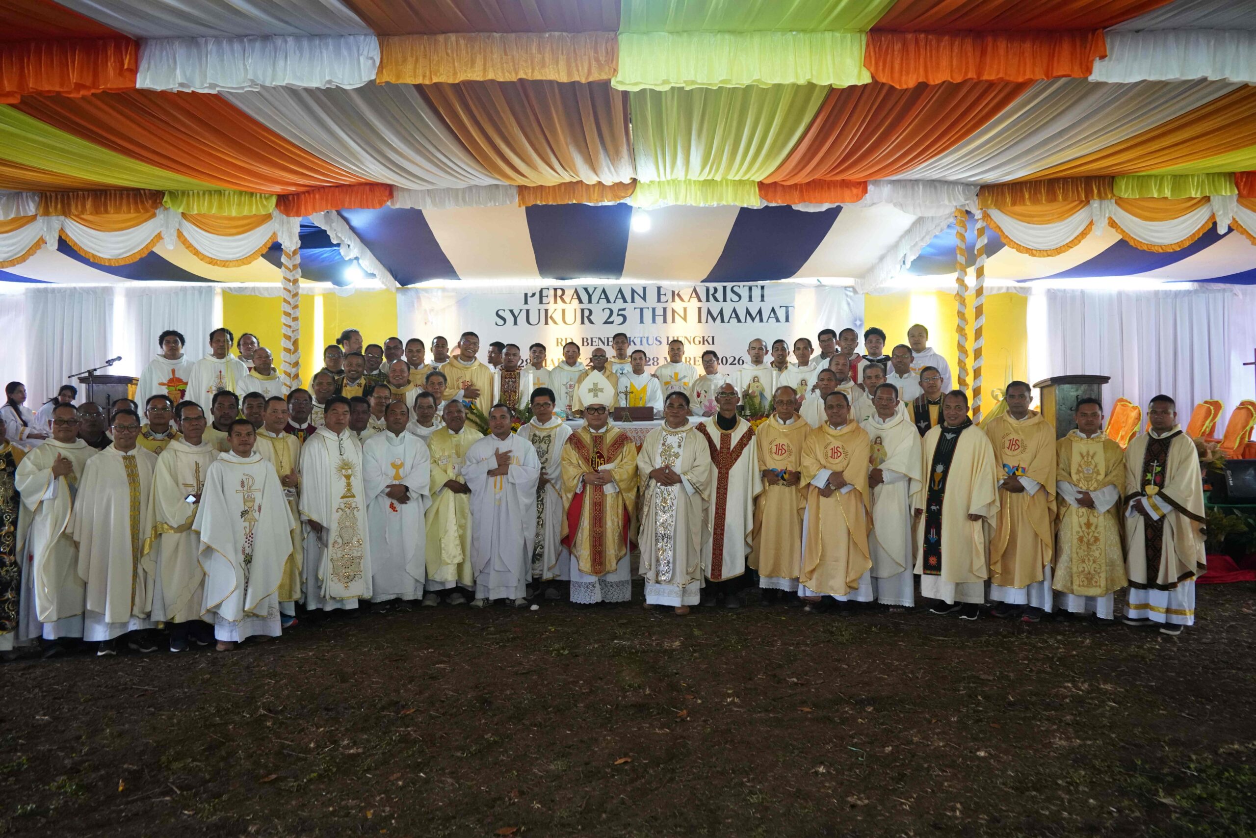 Syukuran 25 Tahun Imamat Romo Beni Hengki: Cahaya Kristus dari Pesisir Bari